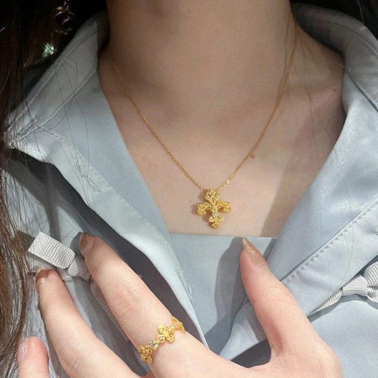S925 Silver Gold-Plated Medieval Style Golden Iris Necklace for Women – Elegant & Vintage-Inspired Design - Image 4